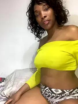 Nahomy_gree on StripChat