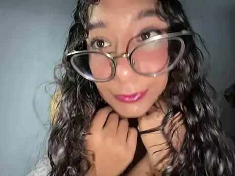Naia_and_Alex on StripChat 