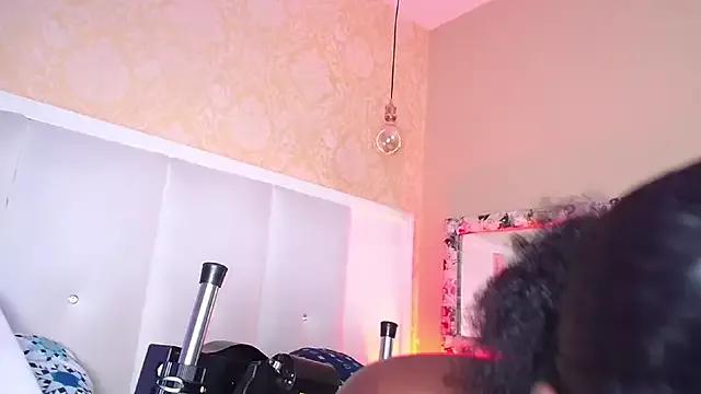 NaiaGils on StripChat 