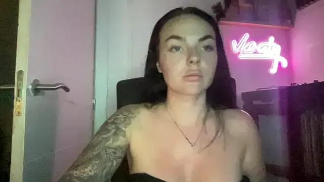 NancyWoodUK on StripChat