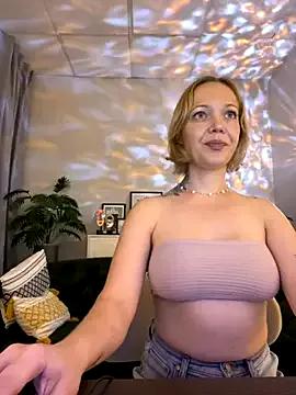 Natalee_Love on StripChat 