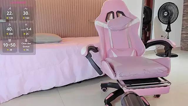 natash_malak on StripChat 