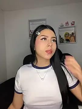 natsu_saori on StripChat