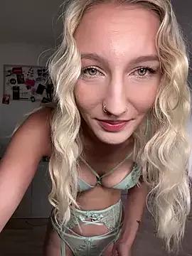 NattieBoo on StripChat 