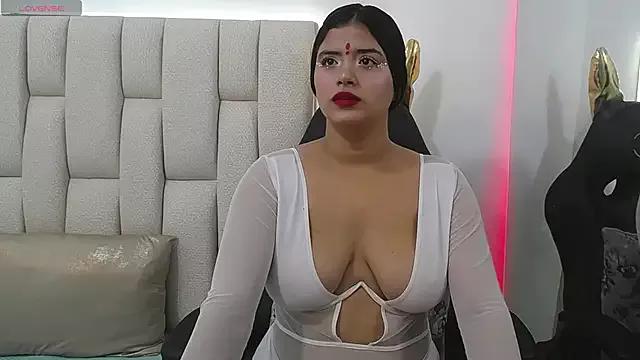 naya_yalitza on StripChat 