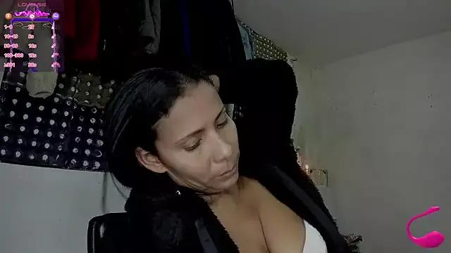 Nenita_Hot_ on StripChat 