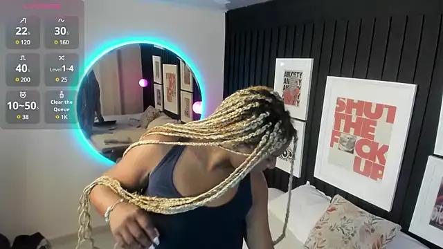 Nessa_fox_ on StripChat 