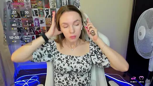 NessaDiazz on StripChat 