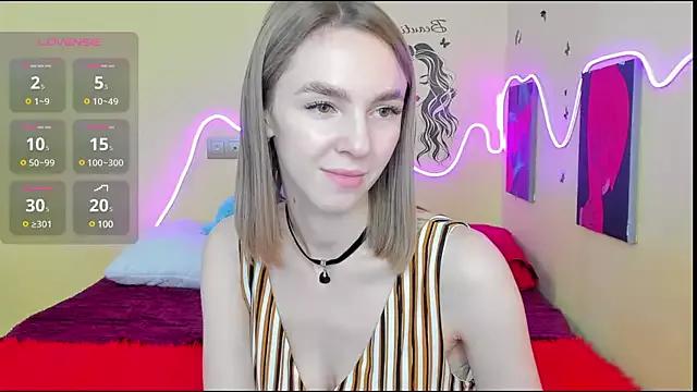 NessaDiazz on StripChat 
