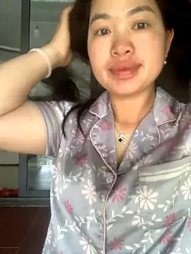 Nhung584 on StripChat 