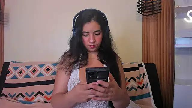 Nicol_Chang on StripChat