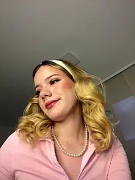NicoleCut — Fuck me doggy style + rub my ass