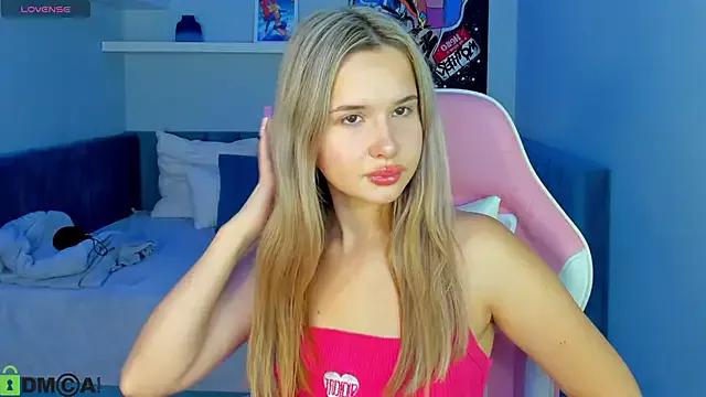 Nicoletta_Cooper on StripChat