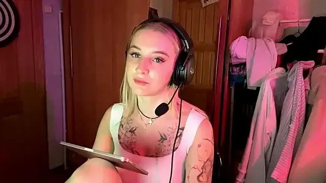 Nikaaita on StripChat