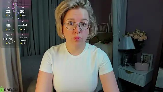 Nikki_Kai on StripChat