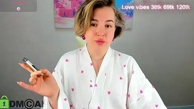 Nikki_Kai on StripChat 