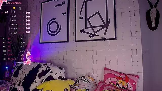 nikkichu on StripChat 