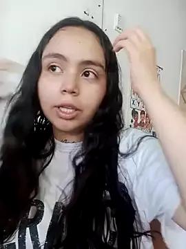 nikol-19 on StripChat