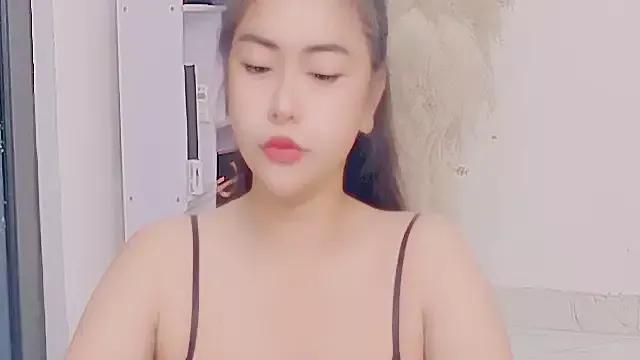 Nina_2025 on StripChat 