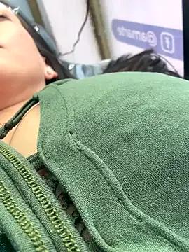 Ninabigtitied — Freechat on StripChat