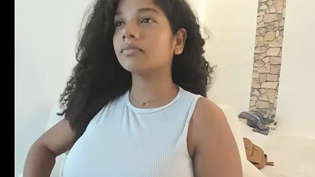 NinaCollinss1 on StripChat 