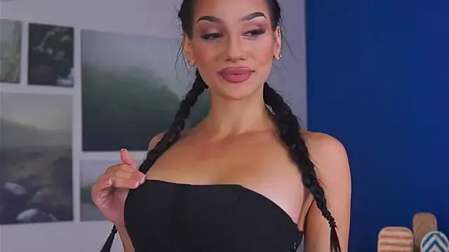 NinaSolenne on StripChat 