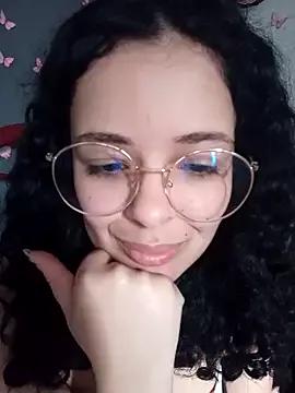 NinaSweet2 on StripChat 