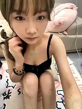 ninaya_x on StripChat 