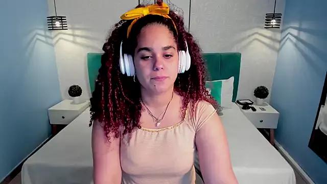 ninna_curly on StripChat 