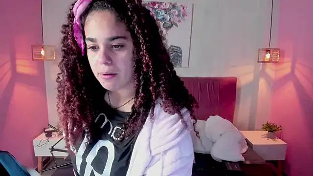 ninna_curly on StripChat 