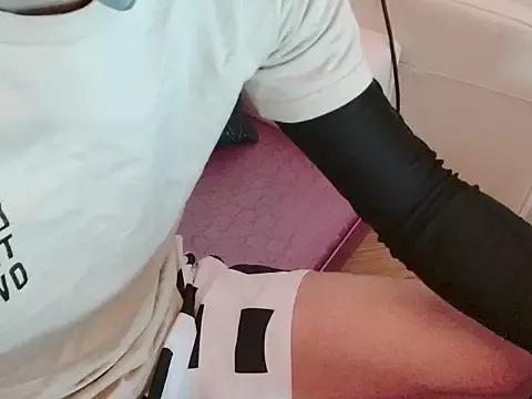 nnn_19 on StripChat 