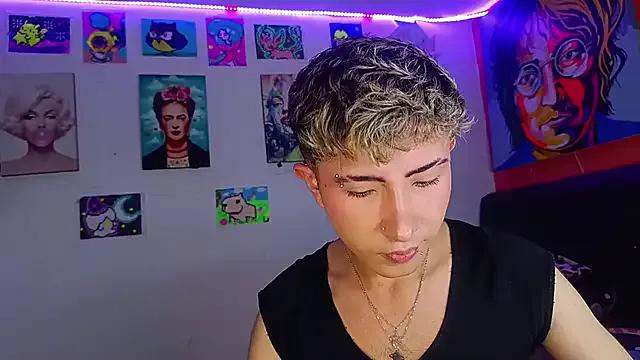 Noah_Xitruxx on StripChat