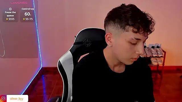 oliver_kyy on StripChat