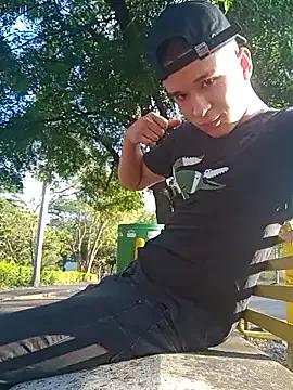 outdoors11 — Show cum naked cruissing