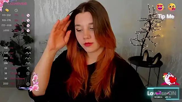 PenelopeOneGrey on StripChat 
