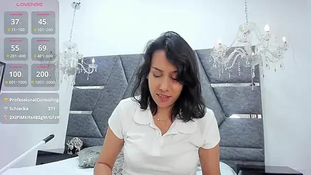 PilarJones_ on StripChat