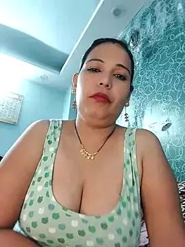 Poojabhabi101 on StripChat 