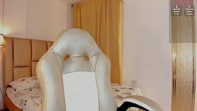 Princess_Brunette on StripChat