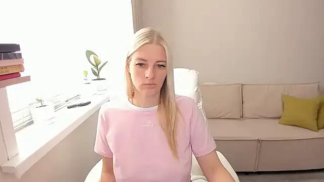 Princessa_ya — Naked and toy in pussy