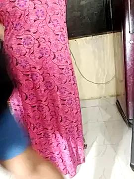 Pyasi-bhabhi — Full body oil massage &Susu show