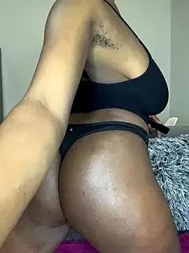 Queen-Boobylicious on StripChat 