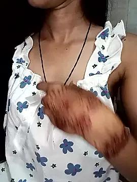 Queen_Pooja7 on StripChat 