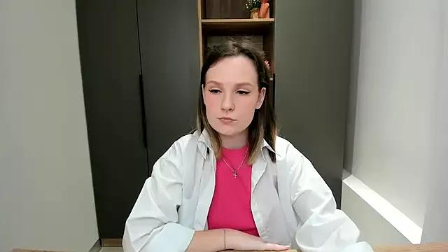 QueenieHathaway on StripChat 