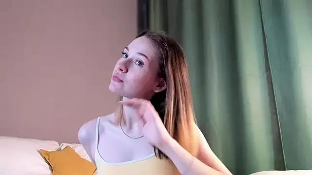 QueenieHathaway on StripChat 
