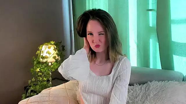 QueenieHathaway on StripChat 