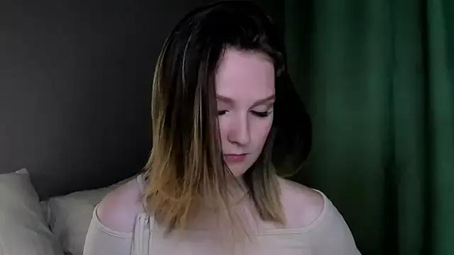 QueenieHathaway on StripChat 