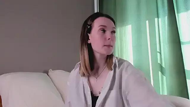 QueenieHathaway on StripChat 