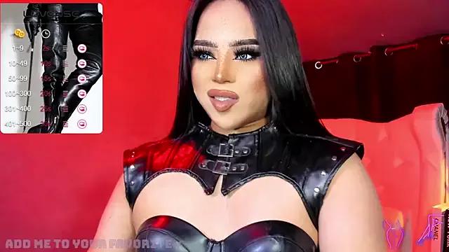 QUEENOFALLSLAVE on StripChat 