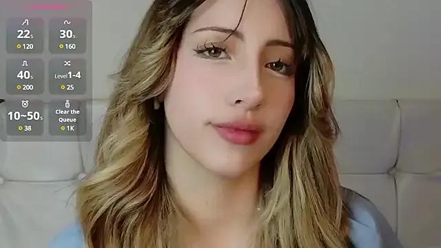 Rebbecawhite_meow on StripChat 