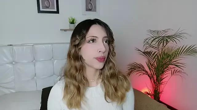 Rebbecawhite_meow on StripChat 